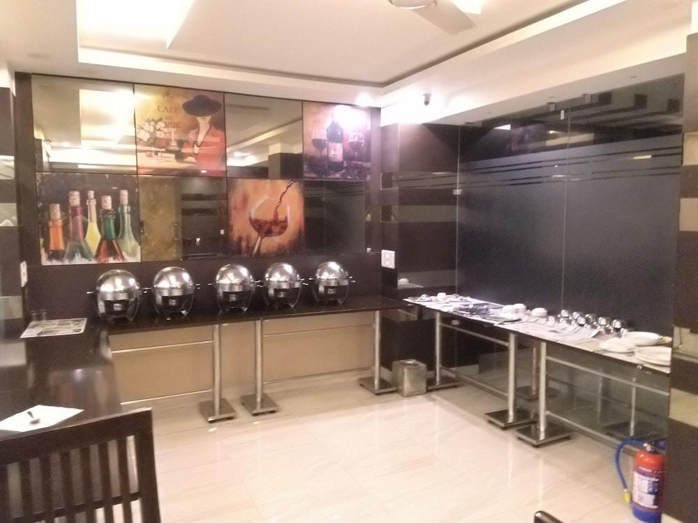 Arihant Inn-Near Blk Hospital Nova Deli Exterior foto