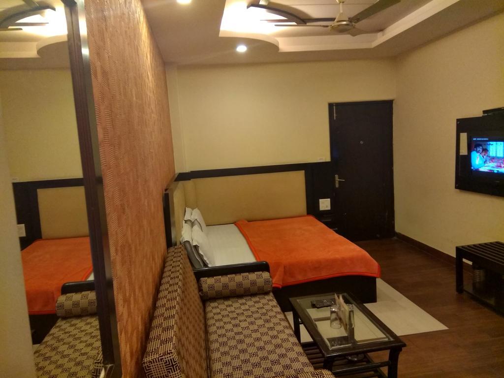 Arihant Inn-Near Blk Hospital Nova Deli Exterior foto